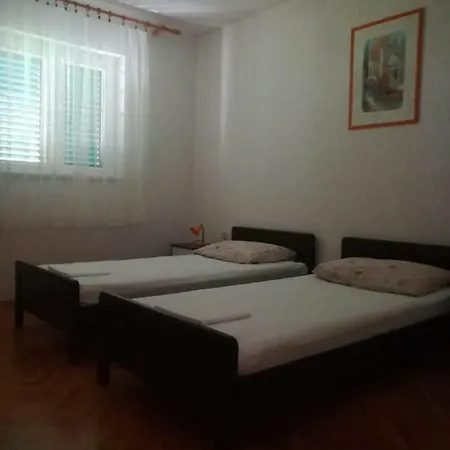 Apartman Veliki 2. Kat Appartamento *